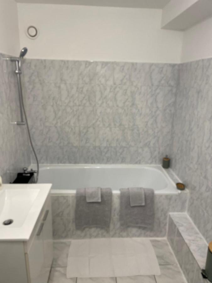 אוקזר Appartement Complet Hyper Centre מראה חיצוני תמונה